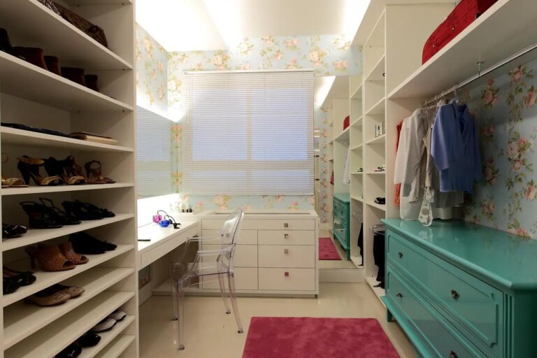 Crianças também podem ter um closet infantil