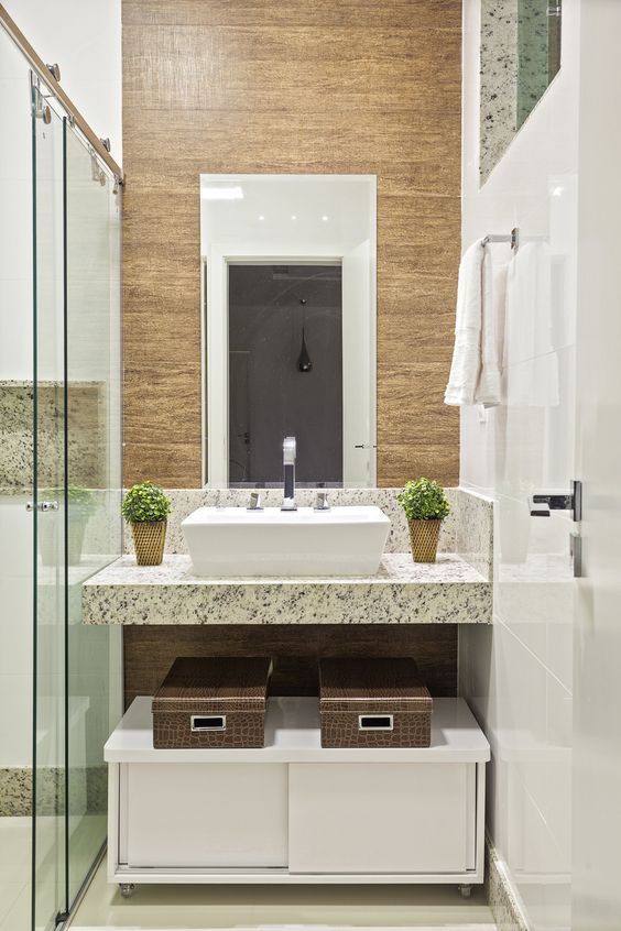 Il est possible d'investir dans une salle de bain moderne et peu coûteuse.