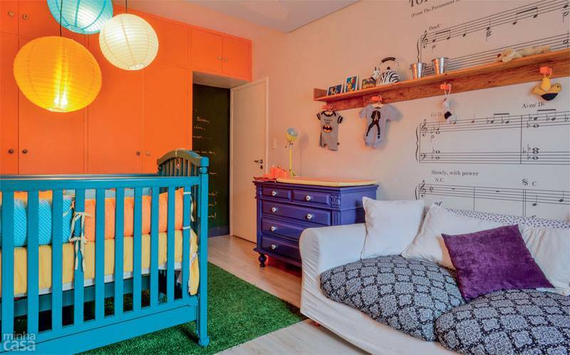 chambre de bébé colorée