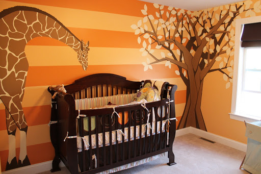 Chambre bébé orange avec girafe