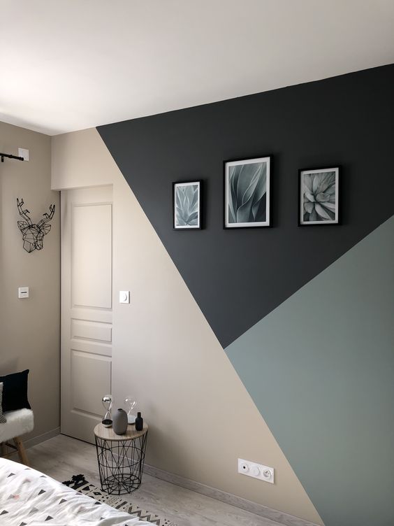 Petite chambre double aux murs triangulaires