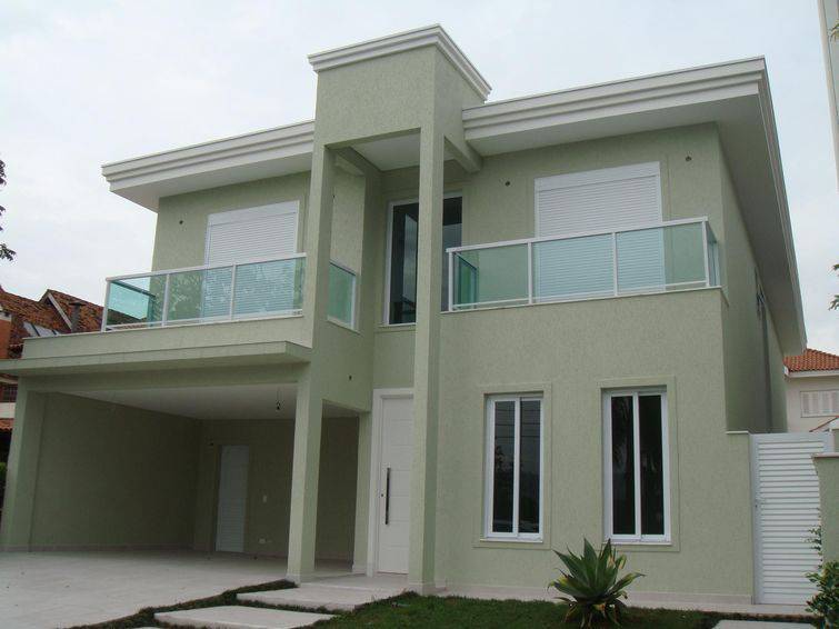 Modèle de maison à deux étages avec porche