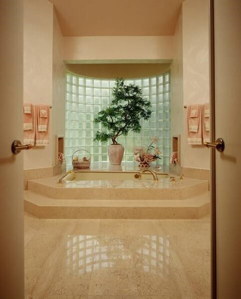 Salle de bain décorée