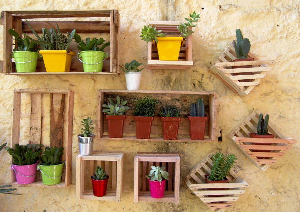 Vous pouvez installer des niches dans le mur pour en faire un jardin.