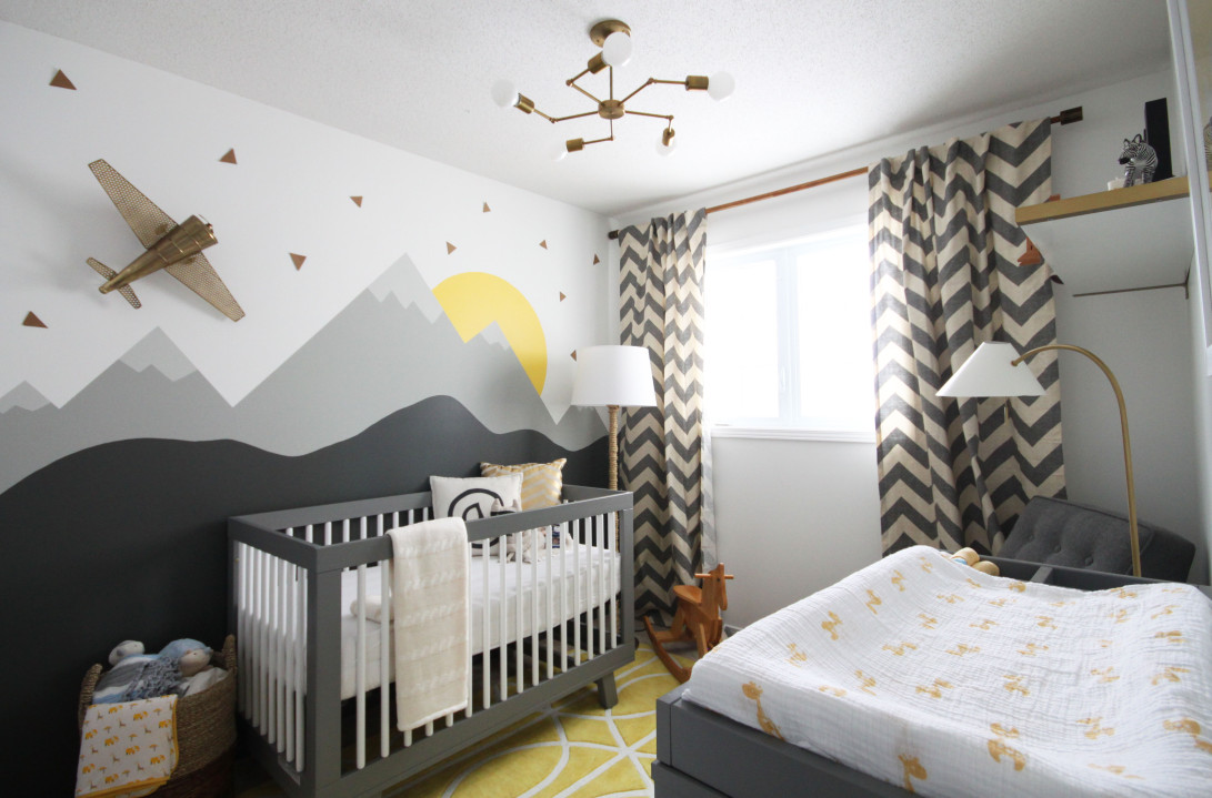 Chambre bébé garçon avec papier peint montagne gris et blanc