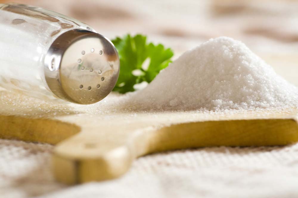 Comment nettoyer une poêle brûlée avec du sel