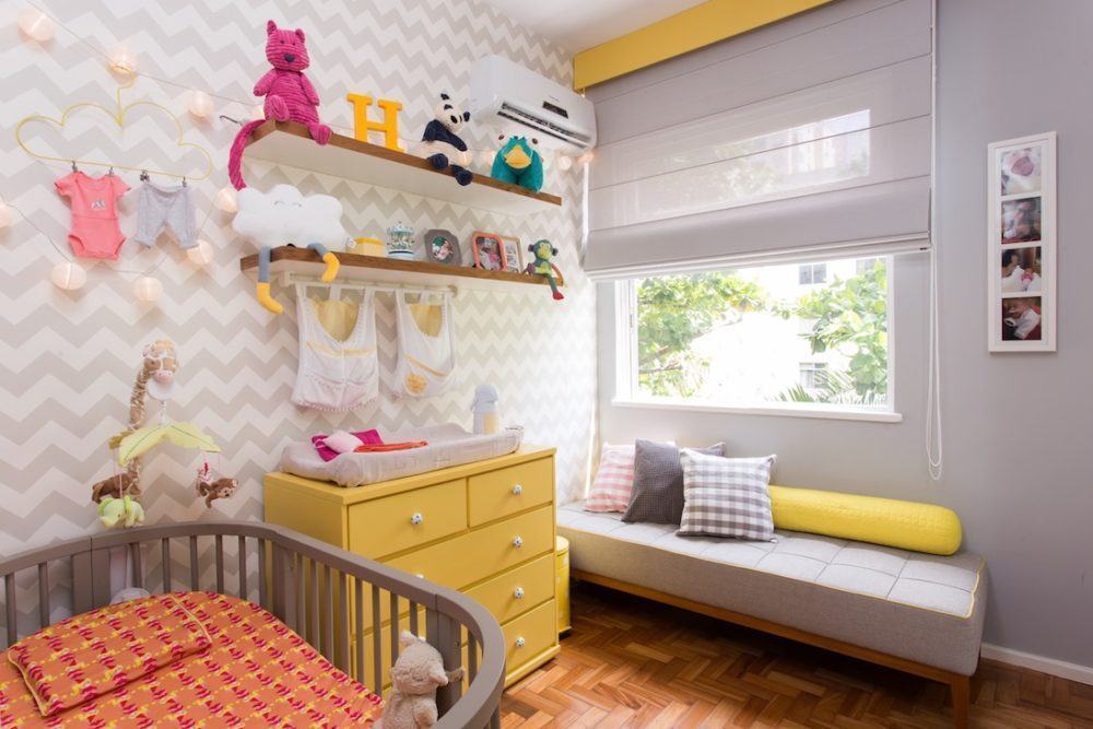 chambre bébé jaune et rose