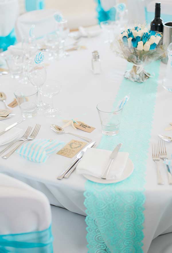 Table bleue Tiffany avec petits détails