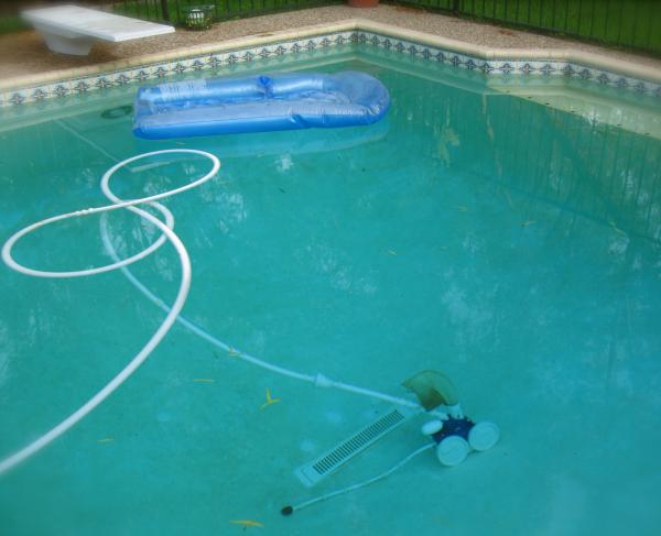 Comment nettoyer une piscine verte - Comment enlever le métal d'une piscine